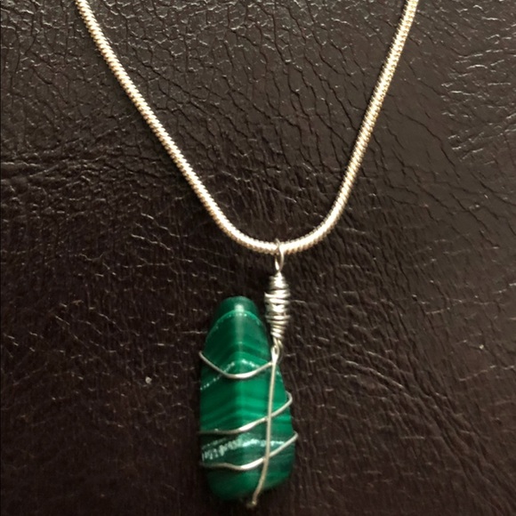 Green Malachite Gemstone Necklace - Picture 1 of 2
